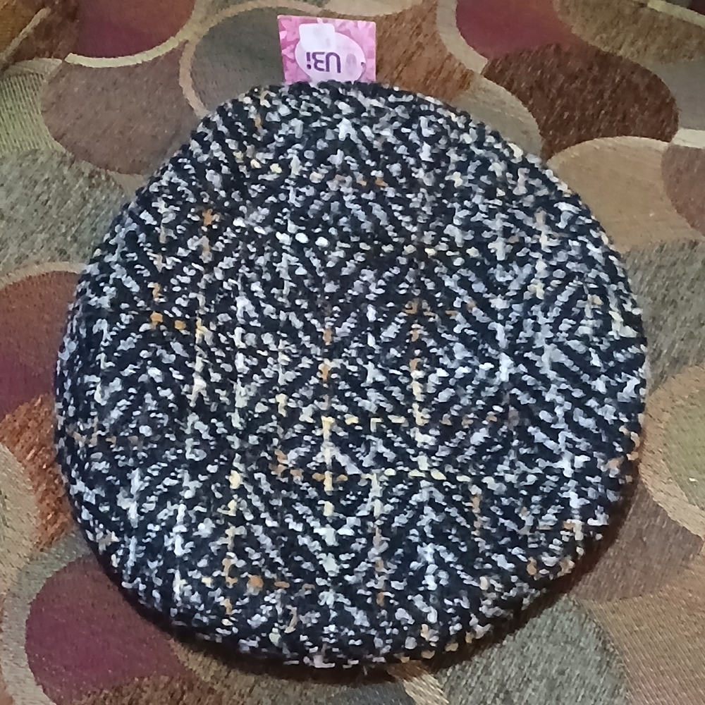 Elegant Black and White Tweed Beret